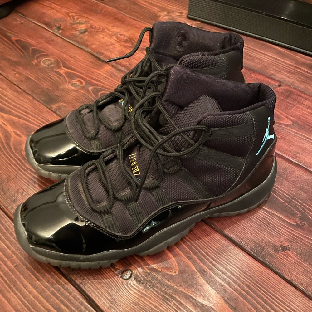 JORDAN 11 GAMMA BLUE SIZE 7Y